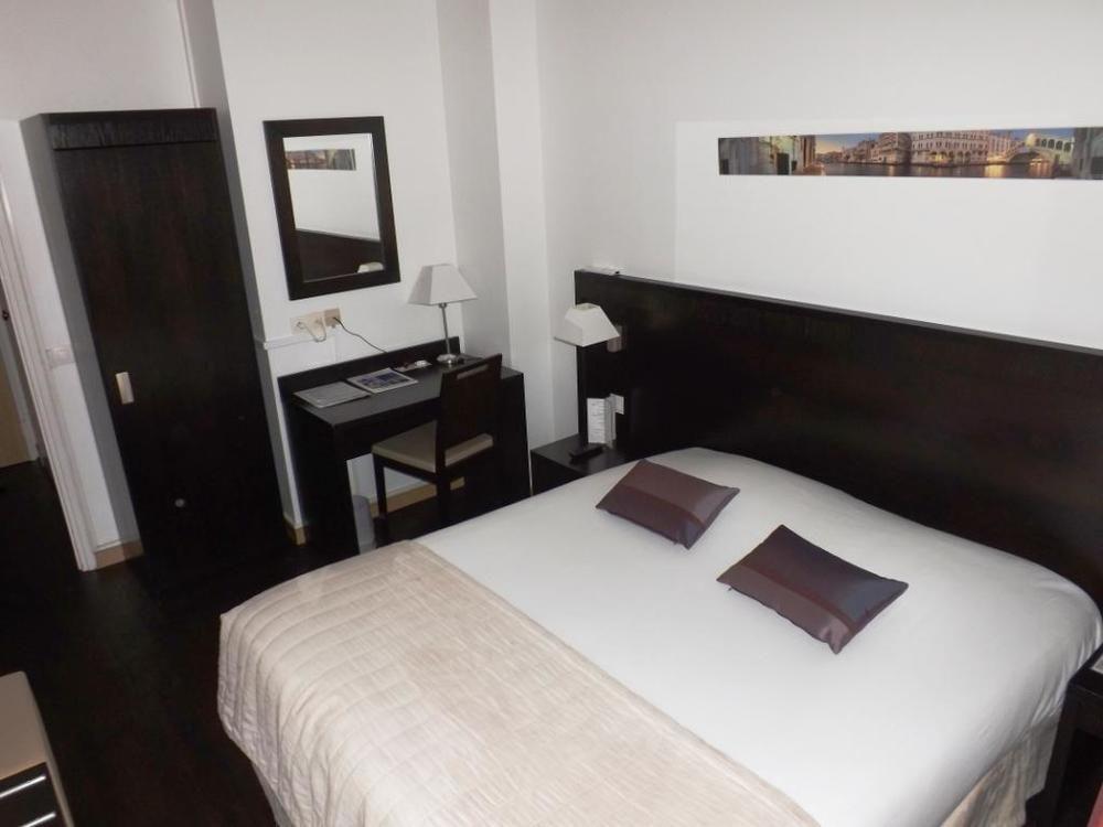 ביוליו-סור-מר Hotel Comte De Nice מראה חיצוני תמונה